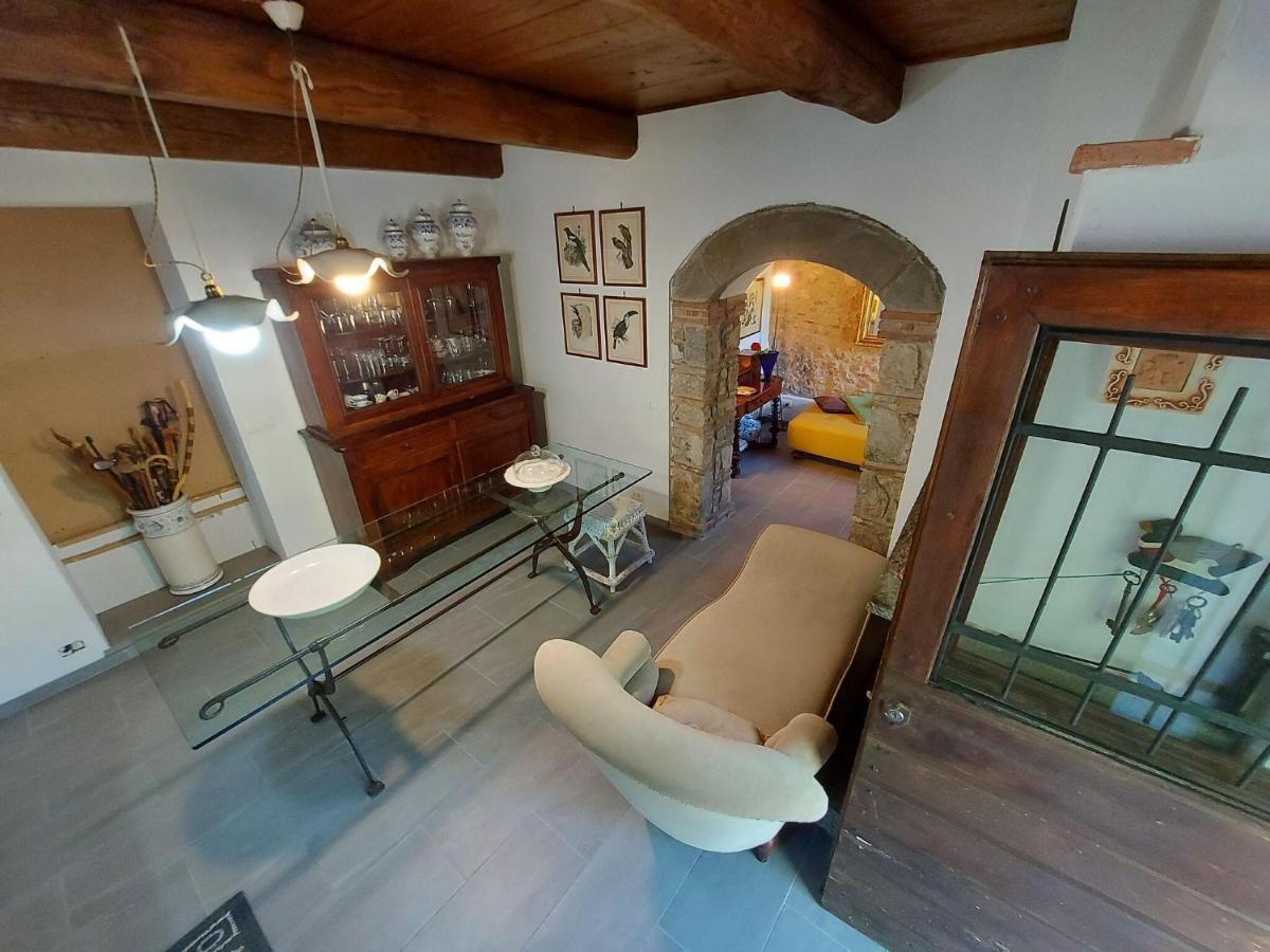 Stone holiday home in Fiano Pescaglia with private garden Loppeglia Esterno foto